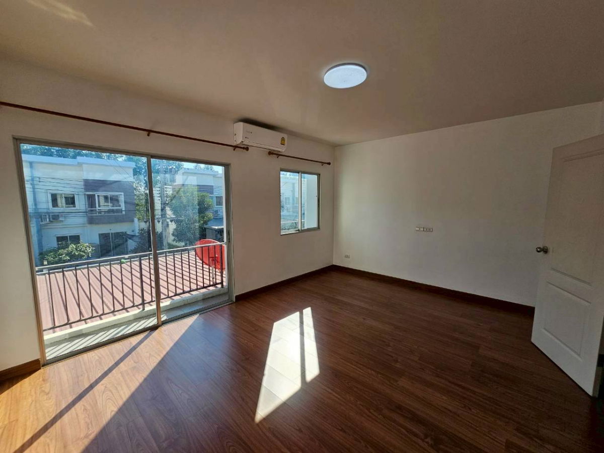 picture For Sale: Townhome at Novoville, Lam Luk Ka Khlong 2 - 6/15