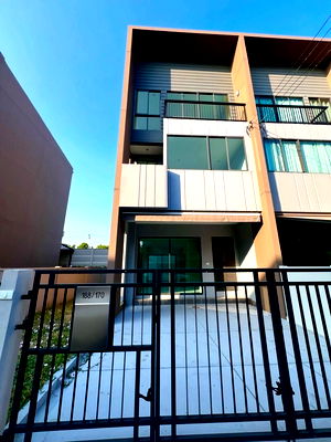 ทาวน์โฮม กรุงเทพมหานคร : 🏡 ขายทาวน์โฮม 3 ชั้น บ้านใหม่มือ 1 แปลงมุม ทำเลสวย ราคาต่ำกว่าตลาด ยูนิตสุดท้าย เพียง 4.99 ล้านบาทเท่านัั้น🔥