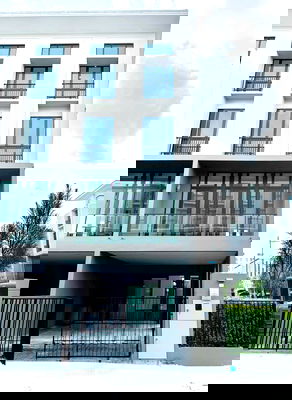 เช่าทาวน์โฮม ม.ศรีปทุม : 🔥 ให้เช่าพาทิโอ รัชโยธิน ทาวน์โฮม 4 ชั้น ใกล้ BTSรัชโยธิน