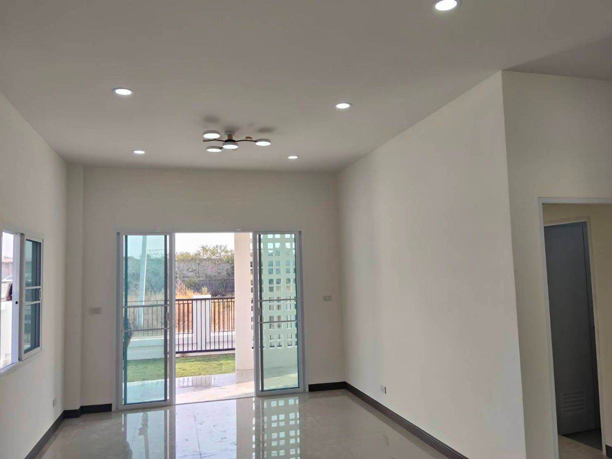 รูป ขายบ้านเดี่ยว!! สร้างใหม่ หลังใหญ่ สไตล์มินิมอล ใกล้ถนนเลี่ยงเมืองลพบุรี - รูปที่ 7/13