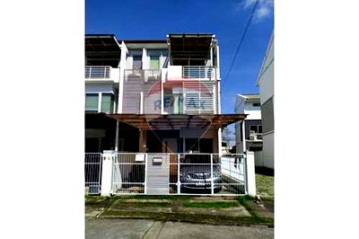 เช่าทาวน์โฮม สมุทรปราการ : [920071045-142] เช่าด่วน!! ทาวน์โฮม บ้านใหม่ พระราม9-ศรีนครินทร์ 20,000 บาทต่อเดือน