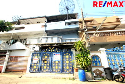 ทาวน์โฮม กรุงเทพมหานคร : [920091004-217] ทาวน์โฮมพาราไดซ์วิลล่า จรัญสนิทวงศ์5