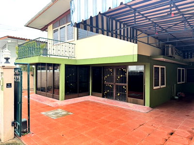 Houses for rent Sangkhom Songkhro Road : Pet Friendly Home for Rent at Ladprao 64, Chokechai 4 - 4 bedroom 3 bathroom