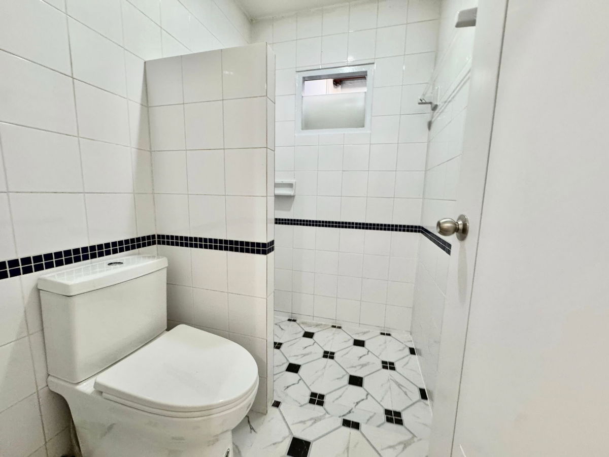 รูป ให้เช่าทาวน์โฮมรีโนเวทใหม่ ม.อคาเดีย ไร่กล้วย ศรีราชา พร้อมอยู่ - รูปที่ 18/26