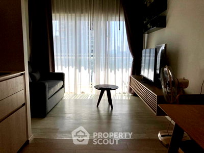 Condos for sale : 1-BR Condo Veranda Residence, 15th-Floor, 37 Sqm 📍 200m to ARL Ramkhamhaeng (ID 1010231)