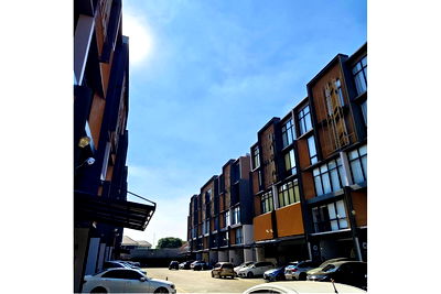 Townhouses for sale Phra Khanong : [920071001-14738] Home Office for Sale | The Pride Sukhumvit 77 (On Nut 30)