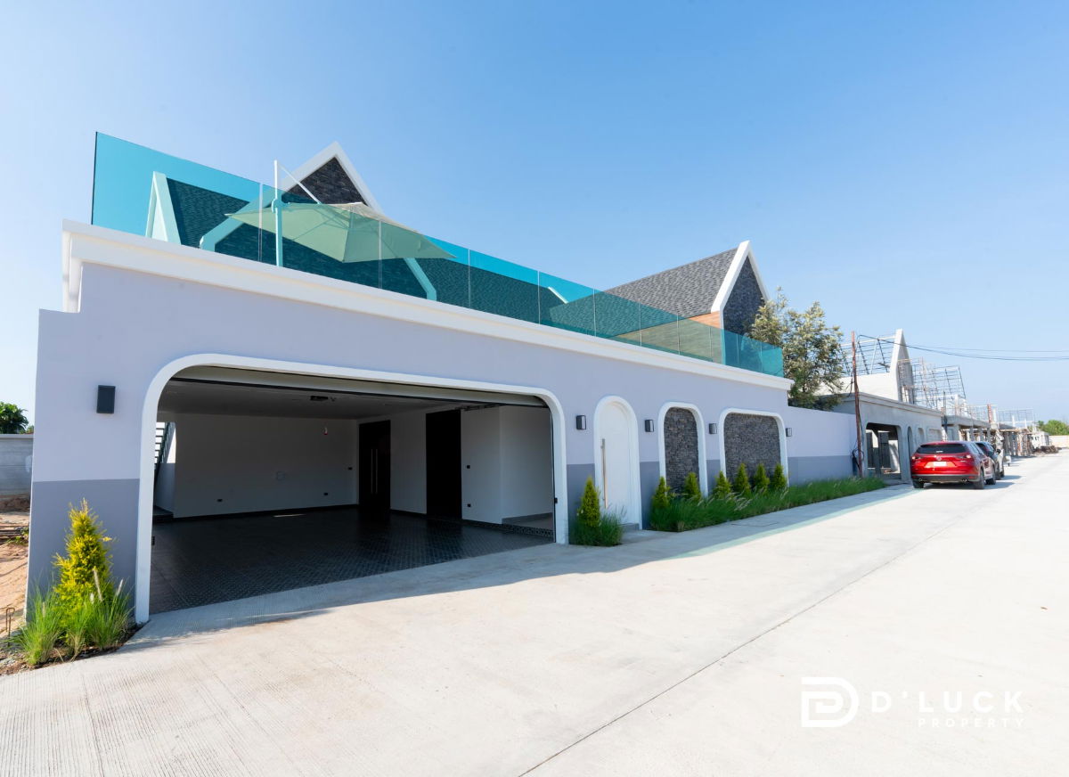picture Luxury Pool Villa for Sale in Pattaya - European-Style starting 3 bedroom! - 32/32