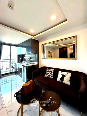 Condos for rent Thappraya Road : 1-BR Condo at Arcadia Center Suites close to Phratamnak (ID 2578830)