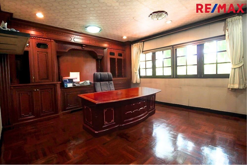 รูป [920091001-1057] บ้านเดี่ยว 2 ชั้น หมู่บ้านโกลเด้นแลนด์ Golden Land โครงการมาตรฐาน - รูปที่ 8/26