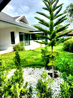 Houses for sale Chonburi : Luxury Single-Storey House Thai Modern Style for Sale in Pattaya Thung Klom–Tan Man Area