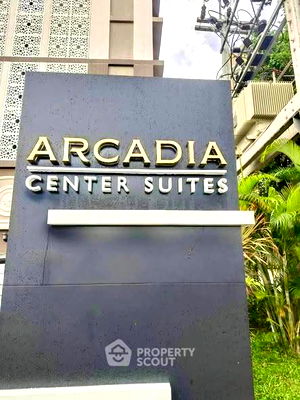 Condos for rent Thappraya Road : 1-BR Condo at Arcadia Center Suites close to Phratamnak (ID 2381384)