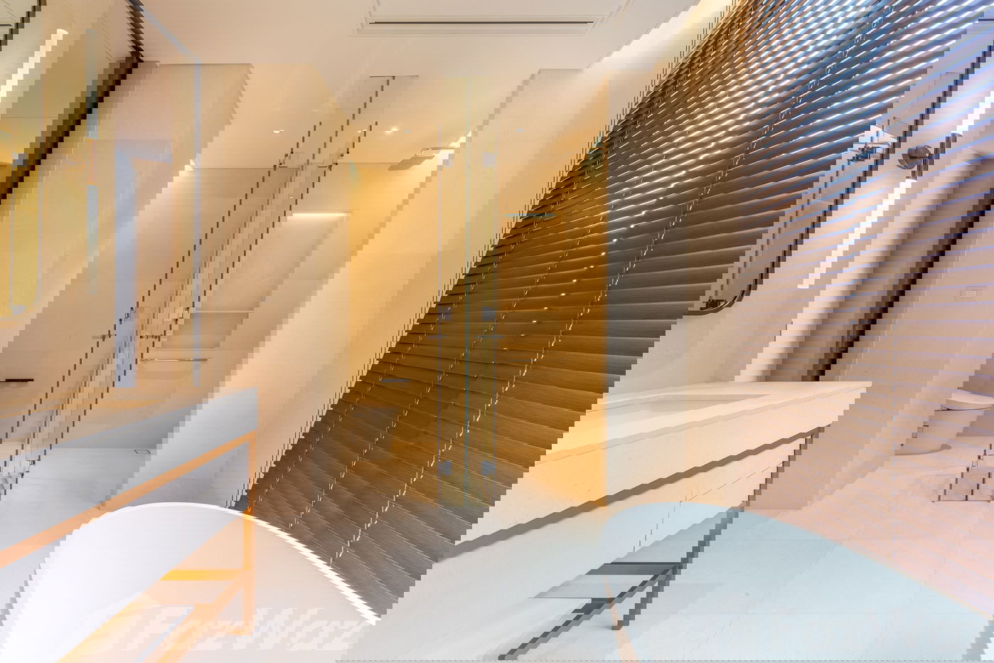 picture 2 Bedroom Condo for sale at Baan Sindhorn 1655792 - 15/20