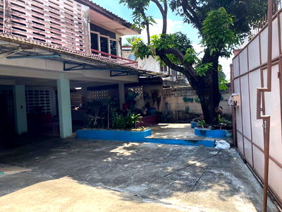 บ้านเดี่ยว ถนนเพชรบุรี (ตัดใหม่) กรุงเทพฯ : ขายด่วน บ้านริมคลอง 2 ชั้น 90 ตารางวา ปรีดี 26 สุขุมวิท 71 ทำเลสุขุมวิท ใกล้ เอกมัย ทองหล่อ