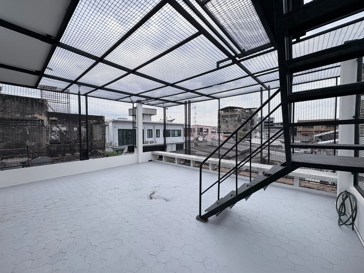 รูป ขายทาวเฮ้าส์ 70 ตรว. (รวมถนนส่วนบุคคล 32 ตรว.) ใจกลางเมือง ใกล้สยาม - รูปที่ 10/11