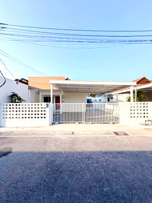 บ้านเดี่ยว วิทยาลัยเกษตรและเทคโนโลยีศรีสะเกษ : ขายบ้านแฝดชั้นเดียว   2 ห้องนอน  1 ห้องน้ำ  1 ห้องครัว  1 ที่จอดรถ