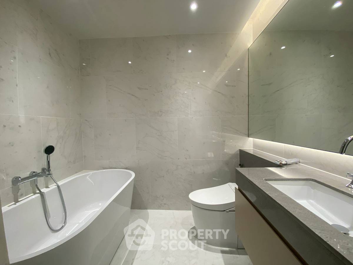 picture 2-BR Condo at Tonson One Residence near BTS Chit Lom (ID 2359586) - 10/16