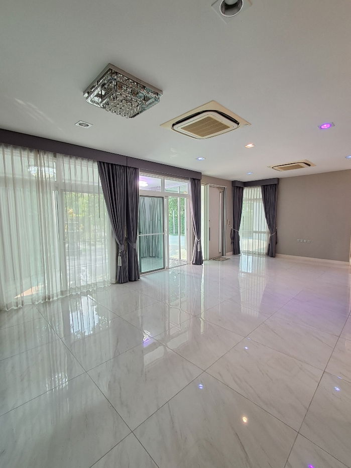 รูป มัณฑนา เลค วัชรพล (Mantana Lake Watcharapol) ติดถนนหลักของโครงการ ฝั่งโซนทะเลสาบ - รูปที่ 4/30