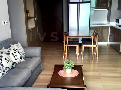 เช่าคอนโด เกตเวย์ เอกมัย : ▚ LF190ツ ให้เช่า: Siri at Sukhumvit – 2 Bed 69 ตร.ม. 🏙️💎 ห้องใหญ่ไซส์สะใจ ทิศไม่ร้อน ชั้นสูงวิวไม่บล็อก ใจกลางทองหล่อ เฟอร์ครบพร้อมอยู่