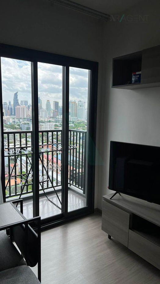 picture ðĐ For Rent Condo THE BASE PHETCHABURI - THONGLOR Building 1, Floor 19,1 bed room, Room size 33 sqm - 2/8