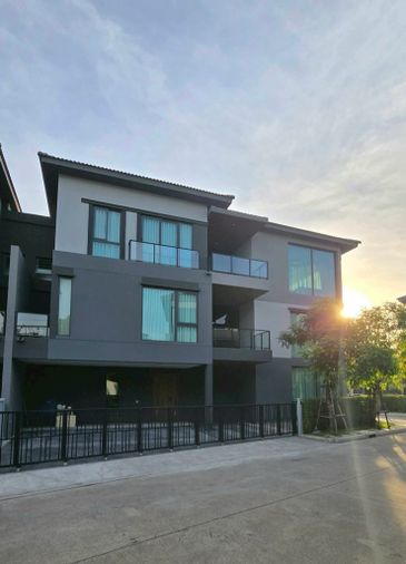 ให้เช่าบ้านเดี่ยว 5 ห้องนอน 500 ตร.ม. 70 ตร.ว. บ้านกลางเมือง ดิ อิดิชั่น บางนา - วงแหวน