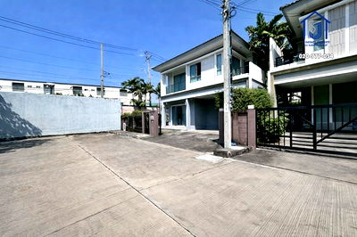 บ้านเดี่ยว เขตสวนหลวง : ขายบ้านเดี่ยว 2 ชั้น The Plant Estique ซอยพัฒนาการ 38 หลังริม  ใกล้ทางด่วน–รถไฟฟ้า