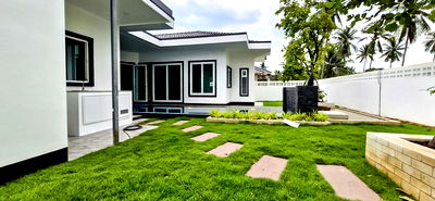 Houses for sale Chonburi : Single Detached House for Sale Pong Mabprachan East Pattaya