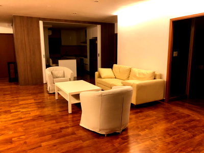 คอนโดให้เช่า : P-42976 วิวเมืองพาโนรามา! สาธร การ์เด้นส์ 3 นอนหรู ใกล้ MRT ลุมพินี 110,000 บาท Line Id: @easythaihome 085-592-2897