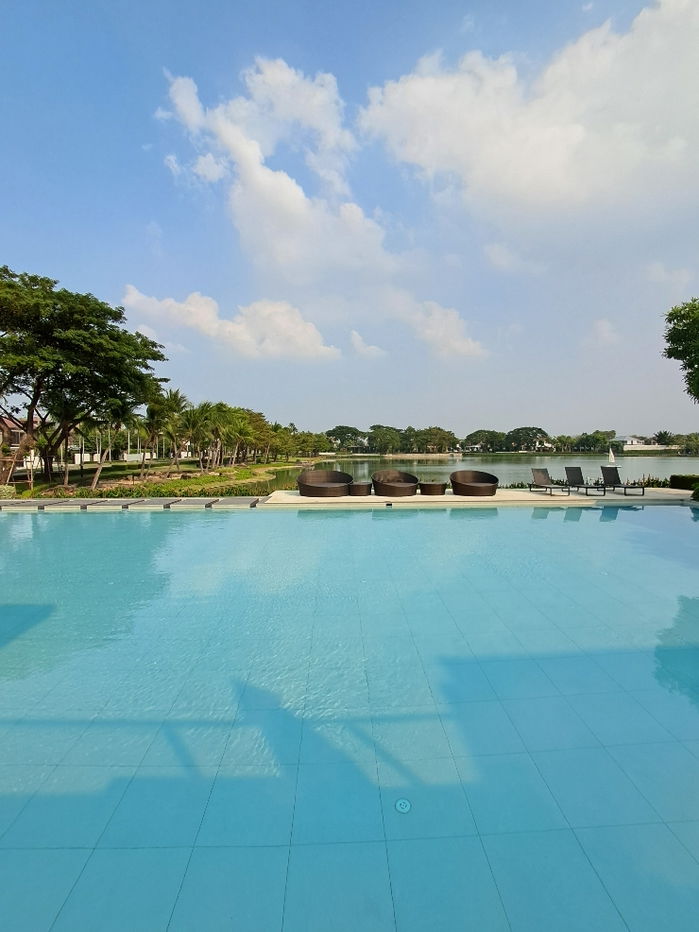 รูป มัณฑนา เลค วัชรพล (Mantana Lake Watcharapol) ติดถนนหลักของโครงการ ฝั่งโซนทะเลสาบ - รูปที่ 23/30