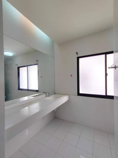 3-bed townhouse for rent, 190 sqm, 19.4 sq wah, Six nature Ekkachai 64/5