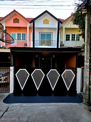 ทาวน์โฮม นิคมอุตสาหกรรมแพรกษา : หมู่บ้าน เฟื่องฟ้า 11 เฟส 5 ( ซอยมังกร )