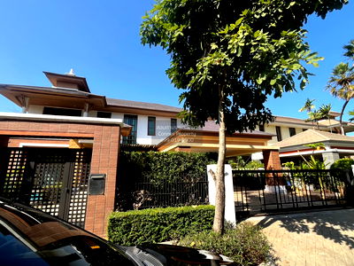 Houses for rent Bangkok : For Rent House , Narasiri Phatthanakan-Srinakarin , corner unit , wide frontage , newly renovated , MRT-Kelantan , Suan Luang , Suan Luang , Bangkok , CX-143700 ✅ Live chat with us ADD LINE @connexproperty ✅