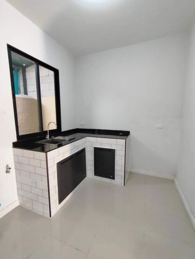 3-bed townhouse for rent, 190 sqm, 19.4 sq wah, Six nature Ekkachai 64/5