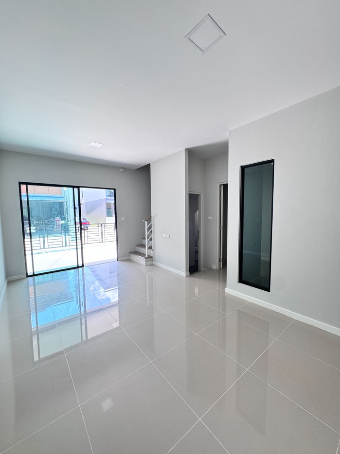 รูป ขายพร้อมผู้เช่า สัญญา 1 ปี ค่าเช่า 16,000 บาทต่อเดือน - รูปที่ 6/16