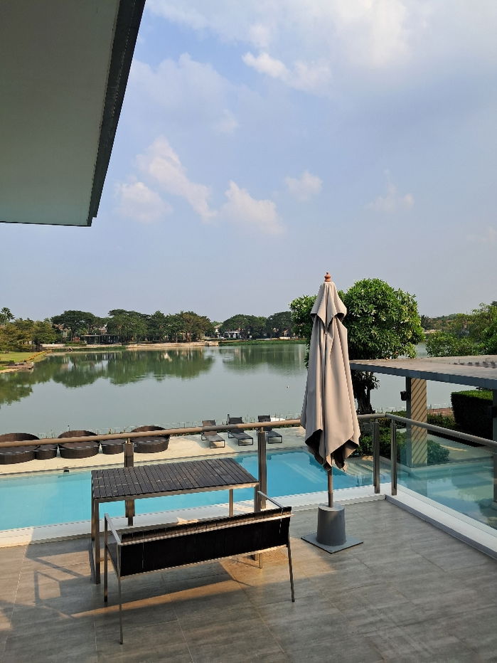 รูป มัณฑนา เลค วัชรพล (Mantana Lake Watcharapol) ติดถนนหลักของโครงการ ฝั่งโซนทะเลสาบ - รูปที่ 27/30