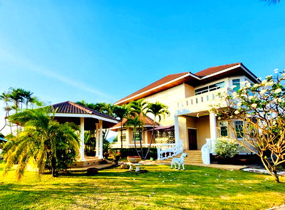 Houses for sale Cha-Am Petchburi : ✨ Urgent Sale! Luxury Mansion, 2 Minutes to Cha-am Beach, on 1 Rai 55 Sq.Wah of Land 🏡💖