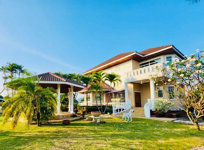 ✨ ขายด่วน คฤหาสน์หรู 2 นาทีถึงหาดชะอำ บนที่ดิน 1 ไร่ 55 ตรว 🏡💖