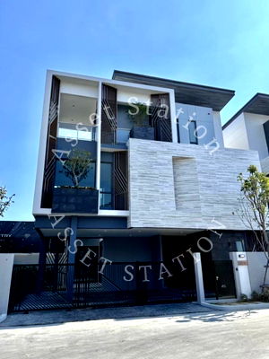 Houses for rent True Tower Phatthanakan : 🏠 3-story detached house in The Gentry Phatthanakan 2, a luxury project near MRT Hua Mak ✨