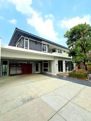 บ้านเดี่ยว รพ.ซีจีเอช สายไหม : มัณฑนา เลค วัชรพล (Mantana Lake Watcharapol)​  ติดถนนหลักของโครงการ​ ฝั่งโซนทะเลสาบ