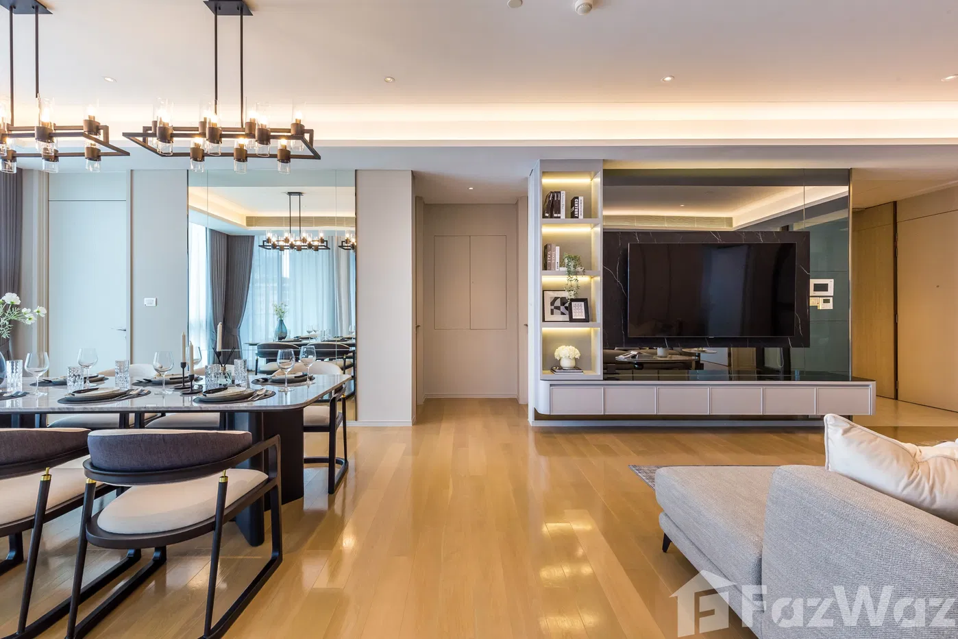 picture 2 Bedroom Condo for sale at Baan Sindhorn 1655792 - 4/20