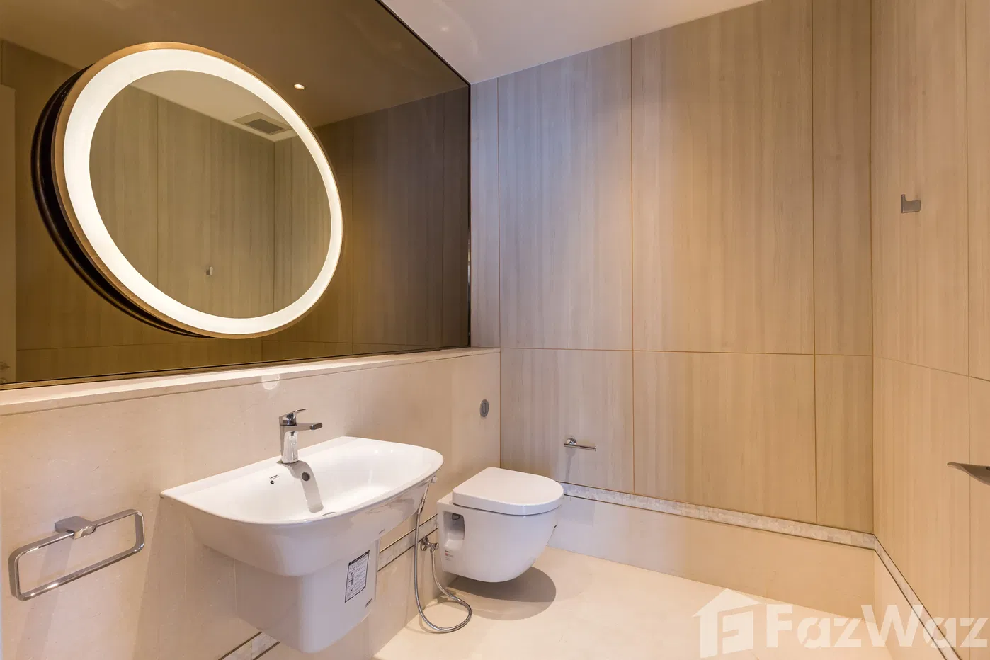 picture 2 Bedroom Condo for sale at Baan Sindhorn 1655792 - 6/20