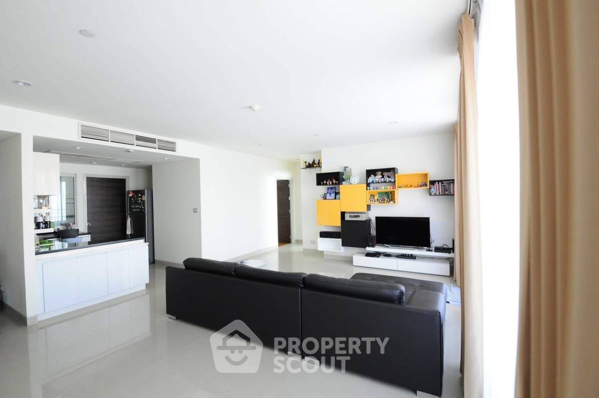 picture 3-BR Condo at Watermark Chaophraya near BTS Krung Thon Buri (ID 2579025) - 3/6