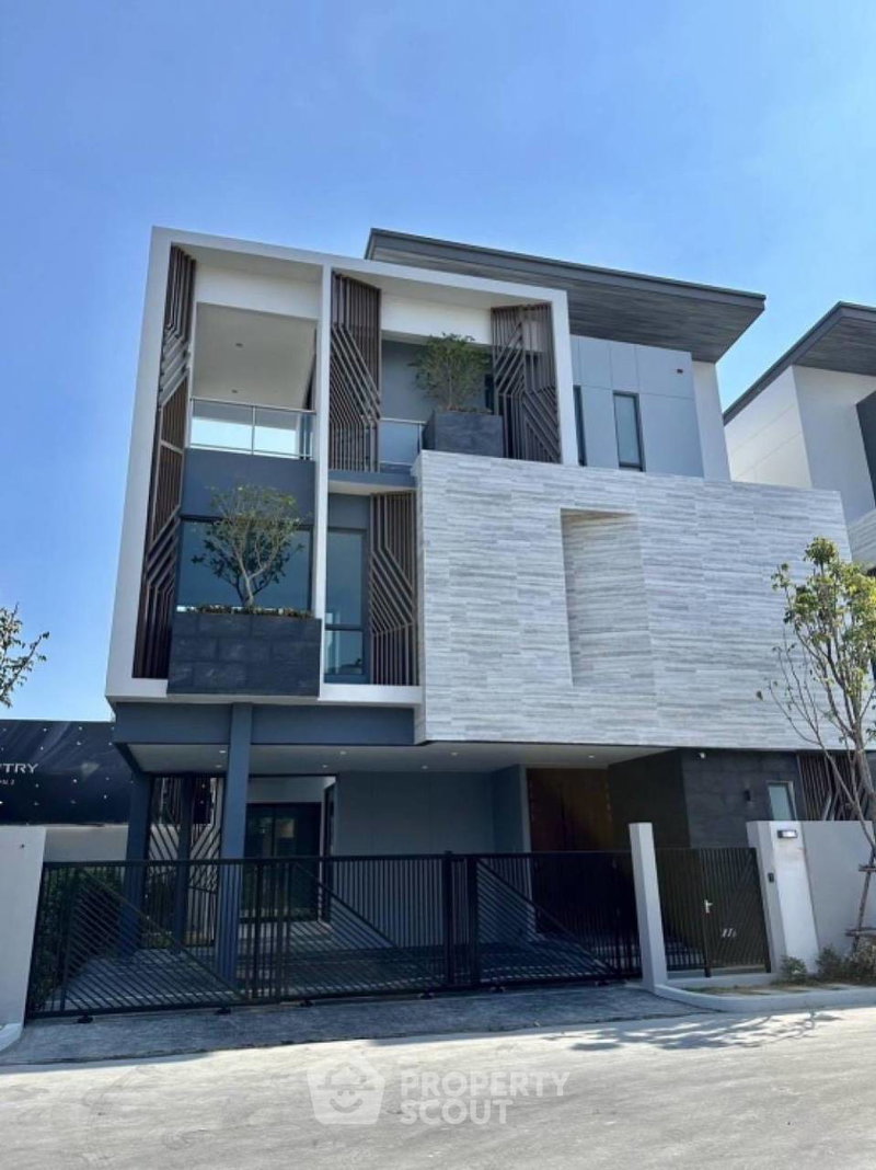 บ้านเดี่ยวให้เช่า : บ้านเช่า 4 ห้องนอน รับสัตว์เลี้ยง The Gentry พัฒนาการ 2 แขวงสวนหลวง (ID 2578644)