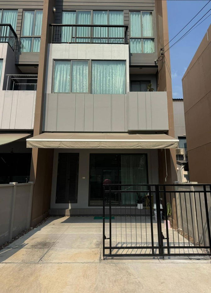 รูป T 1487 ให้เช่า ทาวน์โฮม 3 ชั้น หลังมุม ม.บ้านกลางเมือง พระราม9 - กรุงเทพกรีฑา บ้านสวยเฟอร์ครบ ราคา 35,000 บาท - รูปที่ 1/20