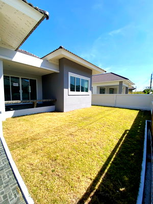 บ้านเดี่ยว นิคมอาร์ไอแอล : บ้านโครงการบารมี บ้านเดี่ยว ทำเลดี ติดถนนใหญ่เดินทางสะดวก 