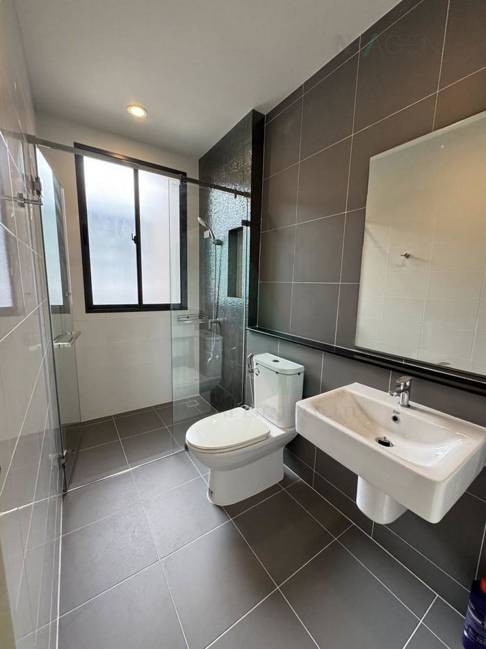 รูป 📌 ให้เช่าทาวน์เฮาส์ 3 ชั้น บ้านกลางเมือง พระราม 9-กรุงเทพกรีฑา 3 ห้องนอน 3 ห้องน้ำ - รูปที่ 7/8