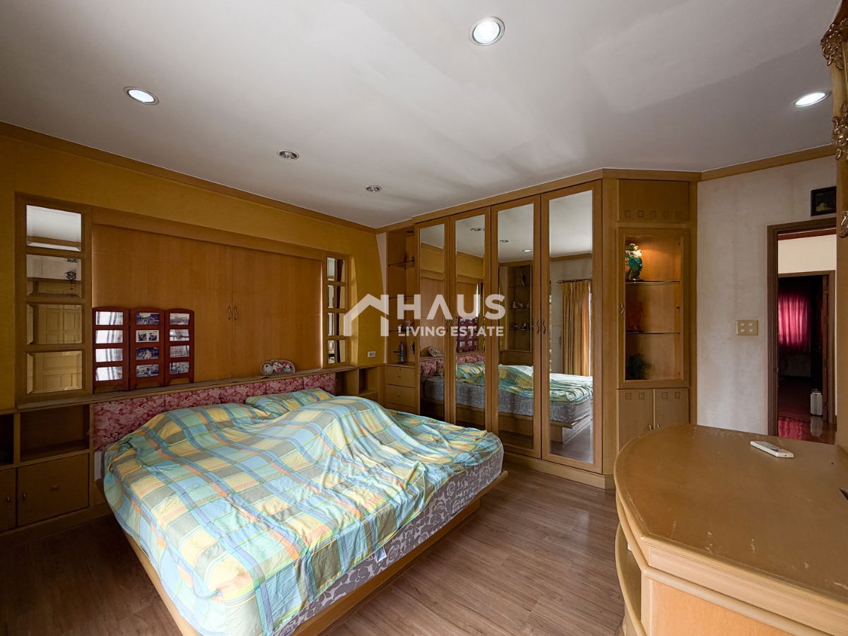 picture Krisadanakorn Pinklao - Phuttamonthon 2 / 4 Bedrooms #HPHU036 - 23/32