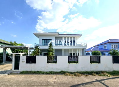 Houses for sale Phutthamonthon Sai 1 Road  : House, vegetable garden 43, Soi Asawapichet 9 / 4 Bedrooms #HRP2042