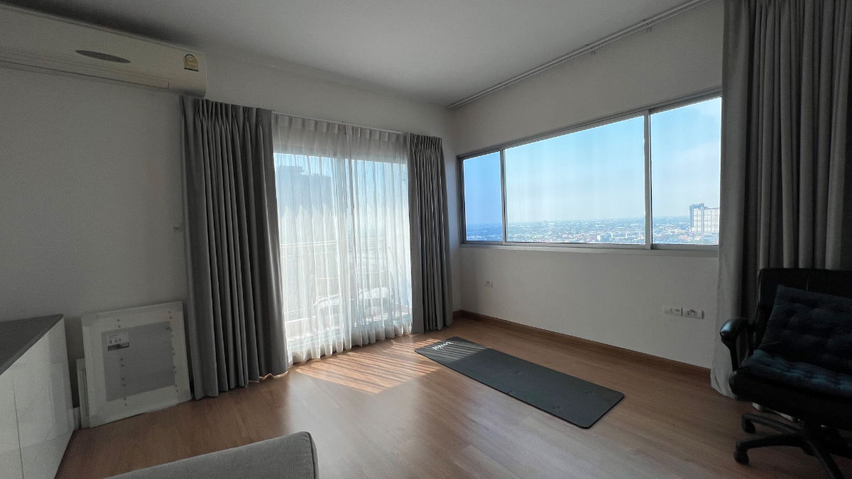 รูป ขาย คอนโดริมน้ำ ชั้น penthouse พร้อมที่จอดรถส่วนตัว - รูปที่ 3/10