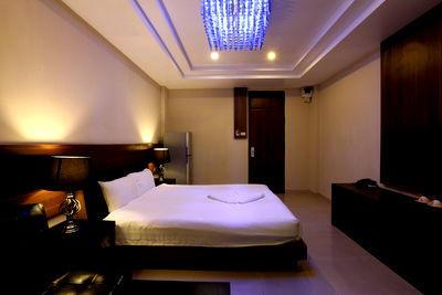 Apartment building for rent Bang Na Tai : Comfortable Resort-Style Rooms (Daily Stay)