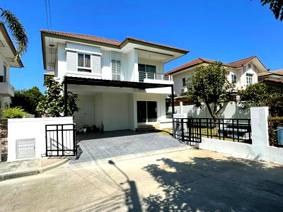 Houses for rent Sukhaphiban 5 Road : 🏡 Newly Renovated Detached House for Rent – Sansiri ✨ 📍 Ram Inthra–Ladprao Location 🚗 Parking for 3 cars 🐈 Pet-friendly 😺 🌍 Foreigners welcome ✨